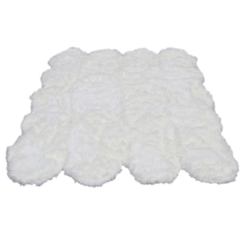 Tapis blanc en fausse fourrure à poils longs Octo Pelt - 5 pi x 7 pi