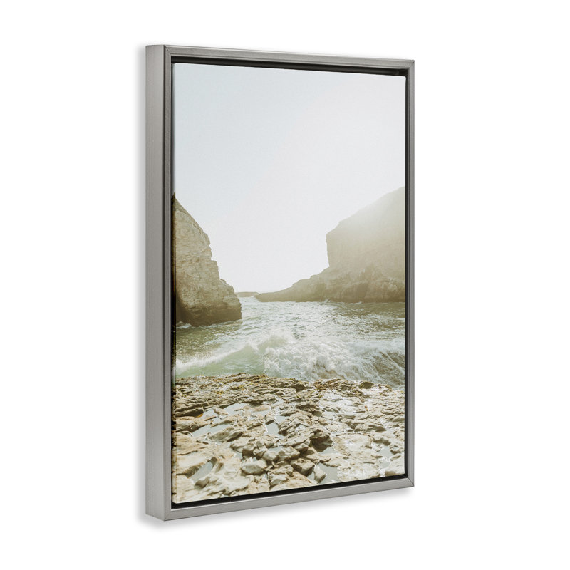 Toile flottante encadrée Rocky Beach Cove par Incado, Cadre flottant gris lustré, H 25 po x l 17 po
