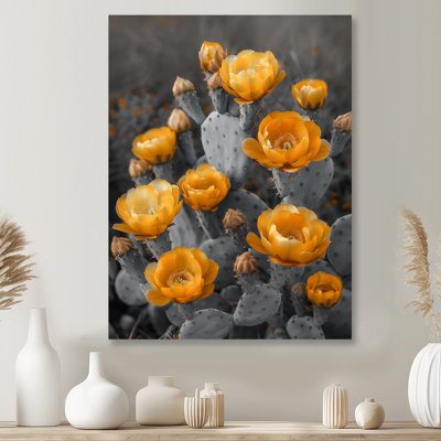 Monochromes jaunes, gris, cactus, fleurs du désert I - impression d'art mural cactus floral