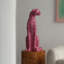 Objet décoratif en fibre de verre en forme de léopard rose