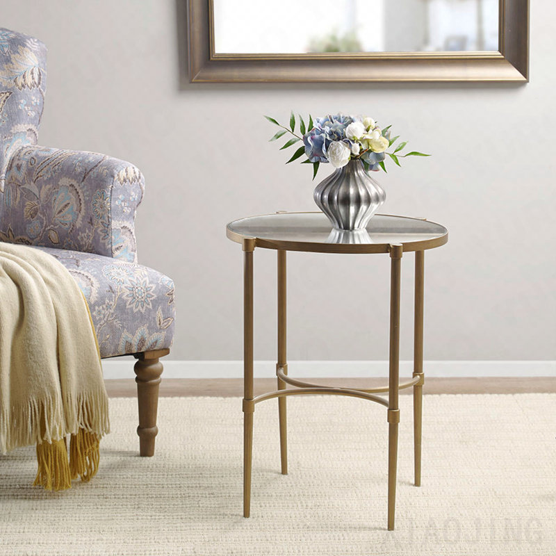 Table d'appoint ovale