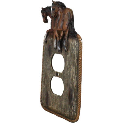Kamarius Figurines & Sculptures