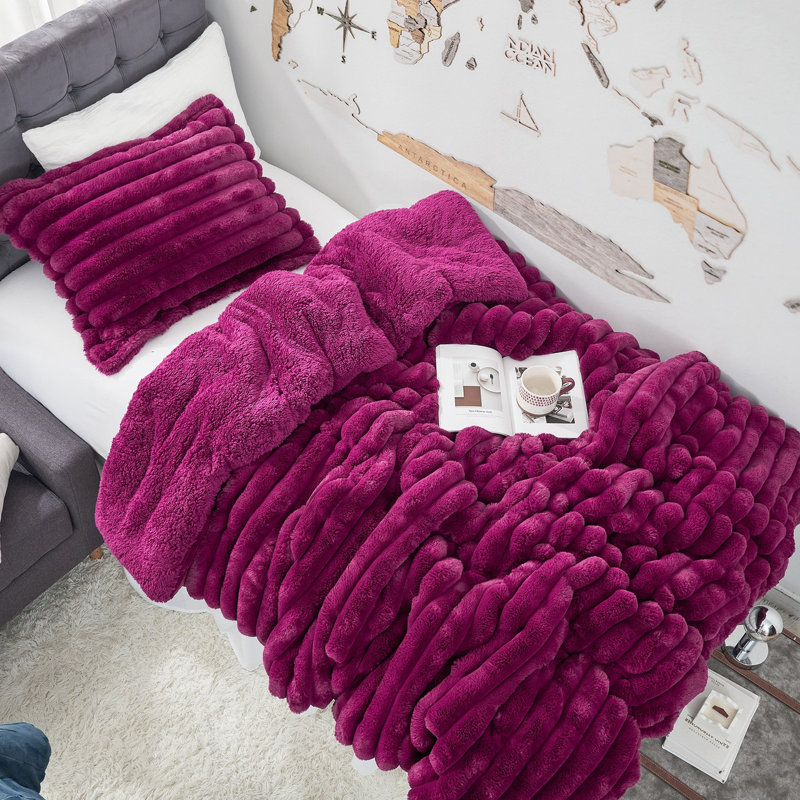 Roll Cakes Chunky Bunny - Coma Inducer Oversized Comforter Set - Raspberry Jam, Twin Extra Long