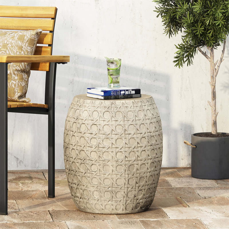 Table d'appoint en béton Aquilla