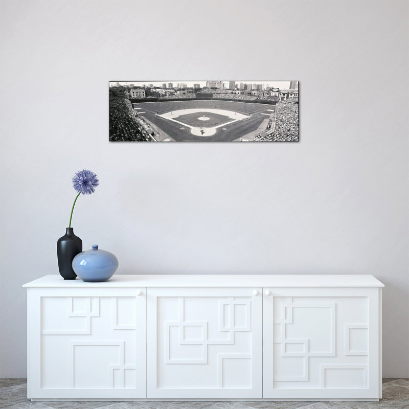 «Chicago, Illinois, Cubs Baseball», reproduction de photo sur toile, H 24 po x l 72 po x P 1,5 po, Toile tendue