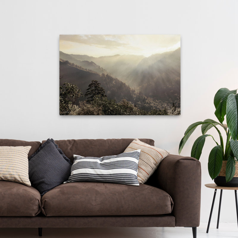 Misty Sun Rays - Photographie contemporaine paysage montagne Art, H 32 po x l 48 po