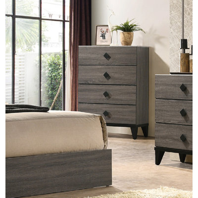31'' W 4 - Drawer Dresser
