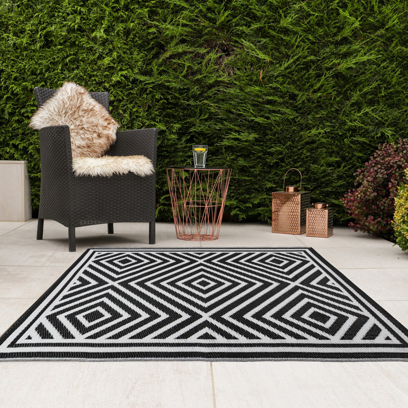 Geometric Shapes Flatweave Indoor / Outdoor Area Rug, Rectangle 120 x 170 cm