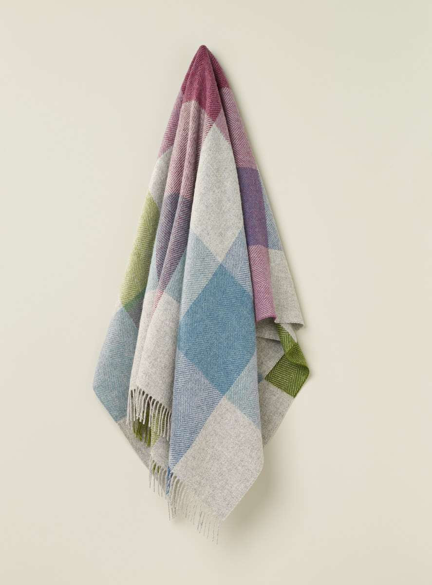 Shetland Wool Throw/Blankets Hand Woven Blanket, Blue/Green/Ivory/red Geometric