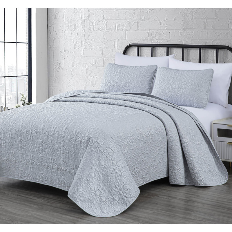 Luca 3-Piece Lightweight Microfiber Oversized Bedspread Set, King Coverlet/Bedspread + 2 King Shams, Silver Gray