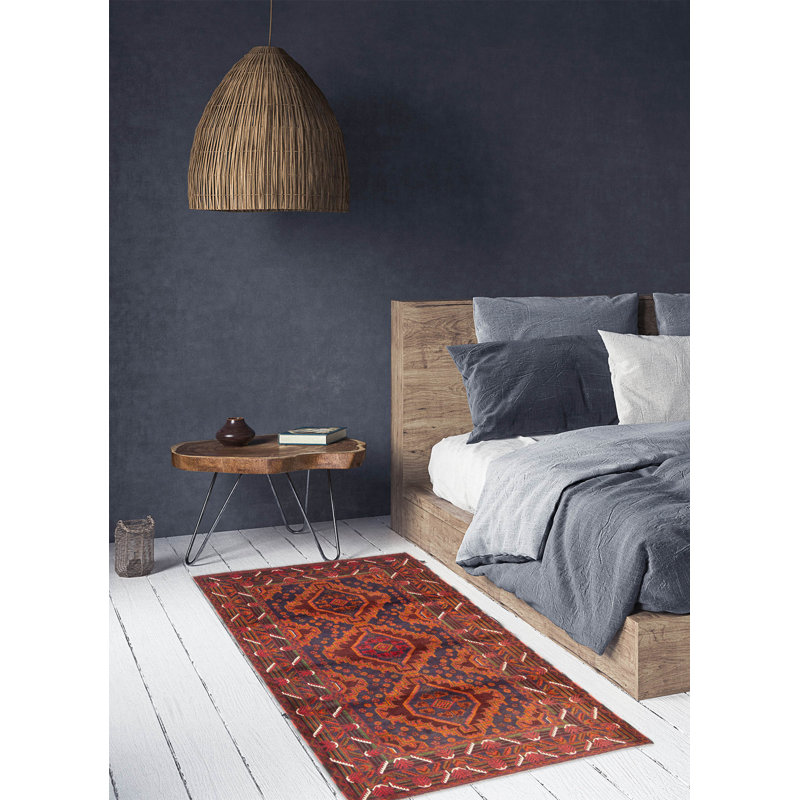 Tapis bleu marine Teimani 3 pi 10 po x 6 pi 3 po