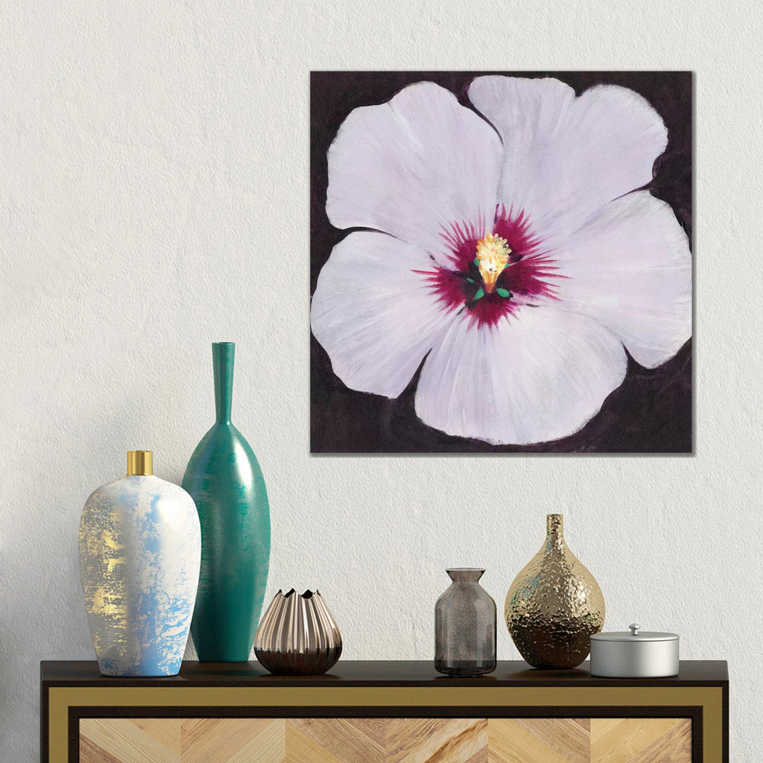 Hibiscus Portrait II von Tim OToole - Galerie-verpackte Leinwand Giclée