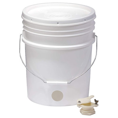Little Giant Honey Bucket with Honey Gate