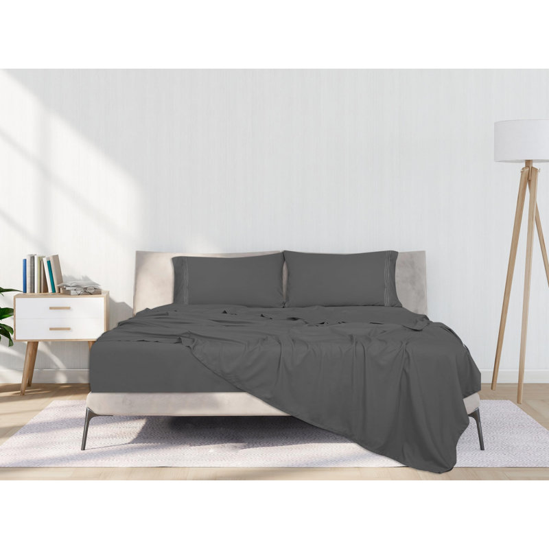 Royale Linens 4 Piece Sheets Set - Soft Brushed 1800 Microfiber Bedding - 1 Fitted and 1 Flat Sheet, 2 Pillow cases - Wrinkle Free & Fade Resistant - Hotel Luxury Bed Sheets Set