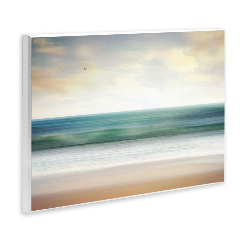 «Lone Seagull Over Beach» par Susan Arnot, H 10 po x l 15 po