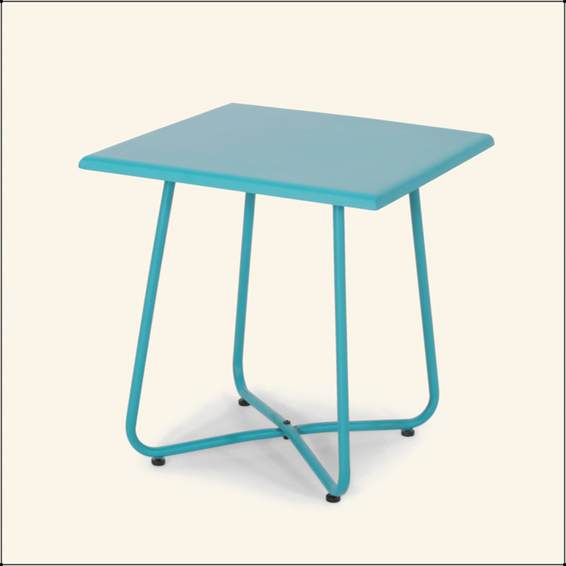 Table d'appoint chic et durable en acier au design moderne pour une utilisation polyvalente