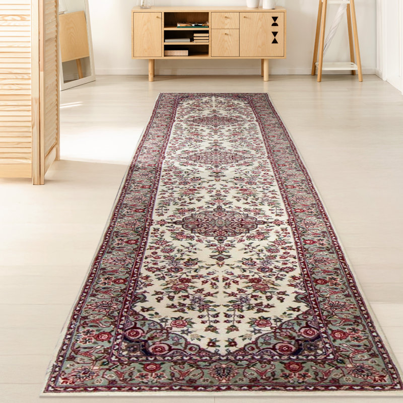 Wool Oriental Area Rug in Ivory/Light Green/Plum