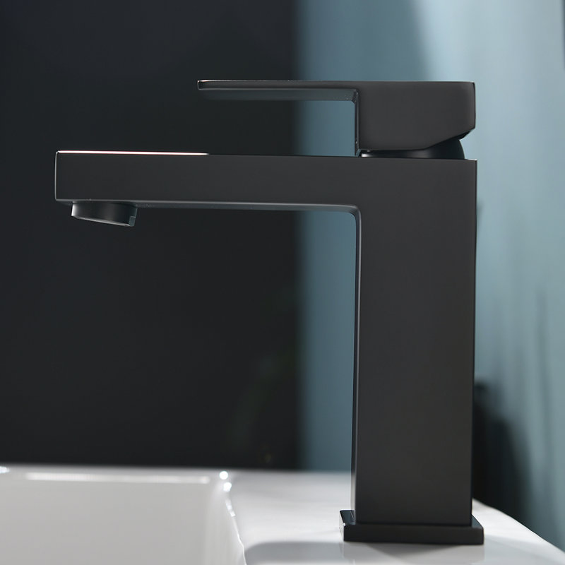 Single-Hole Single-handle Bathroom Faucet, Black