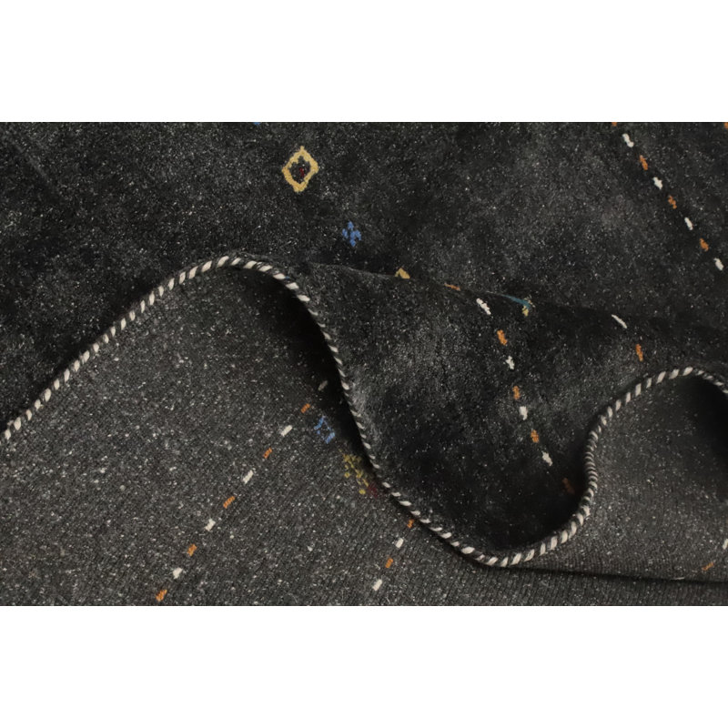 Tapis carré foncé de style Gabbeh 8 x 8