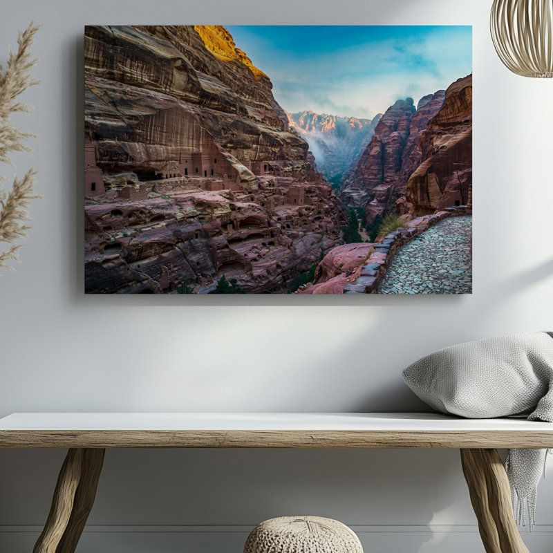 Toile, paysage de canyon à couper le souffle avec des falaises escarpées baignées dans une décoration murale
