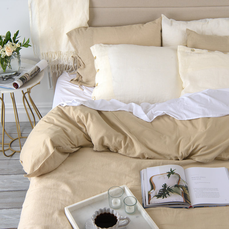 Ginesta Modern & Contemporary Duvet Cover, King Duvet Cover + 2 King Shams, Natural