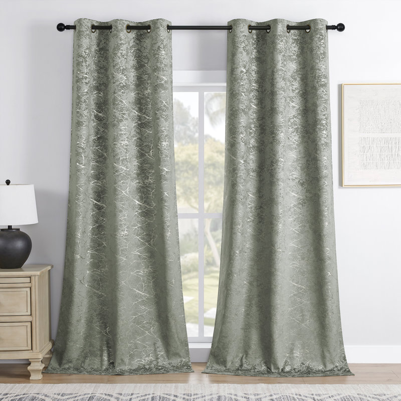 Ensemble de 2 rideaux en velours avec œillets Deavion, L 40 po x L 108 po, Gris clair