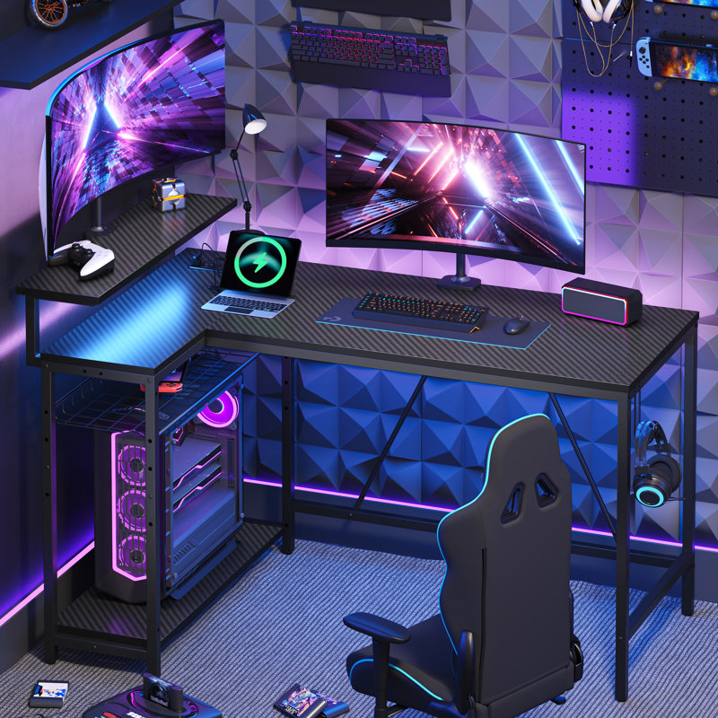 Bureau de jeu Aurora de 52 po avec DEL et prise électrique, bureau en L avec support pour écran, Noir