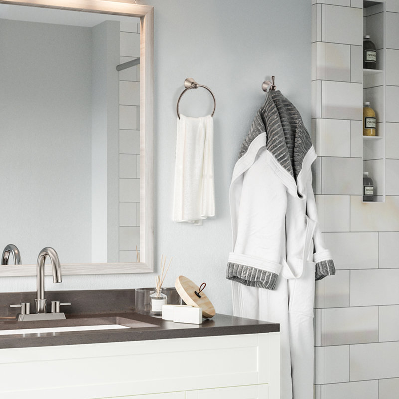 Eastport II Centerset Bathroom Faucet with Drain Assembly