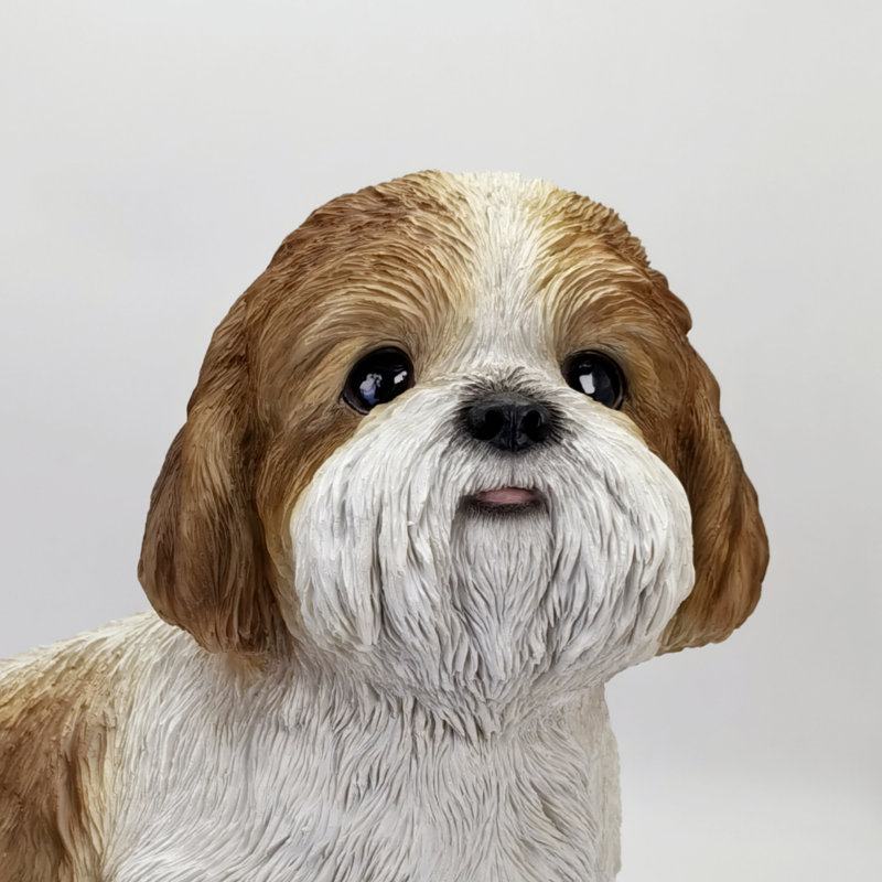 Shih Tzu Harmony: élégante figurine en polyrésine, Brun / blanc
