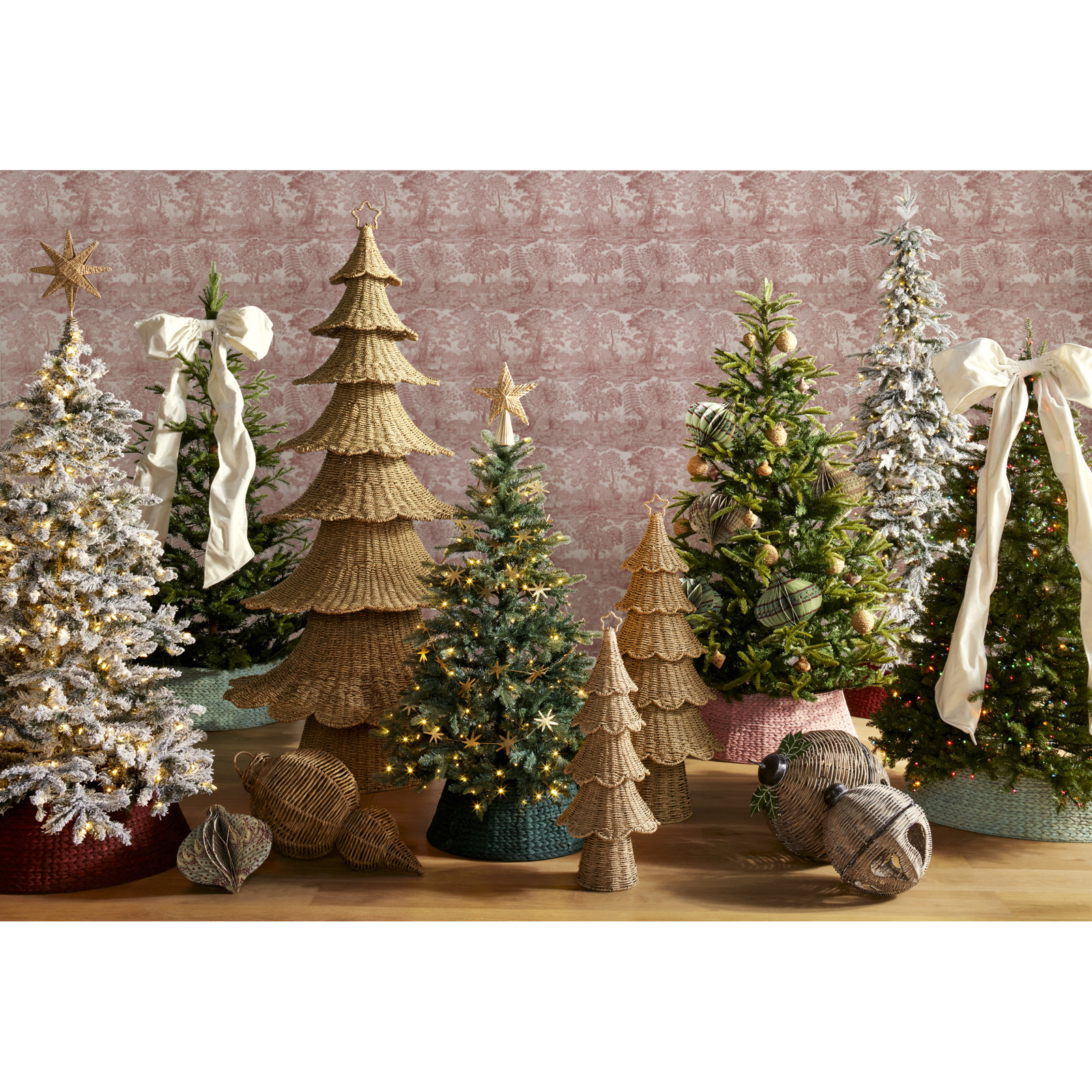Pre-Lit Artificial Christmas Tree with PE&PVC Mixed Branch Tips, Warm White Lights, Hinged Premium, 7 ft