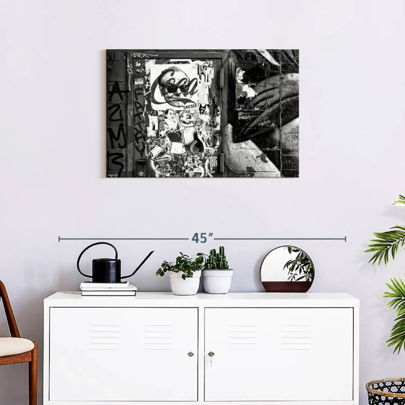 Sireci Manhattan, 20" H x 30" W