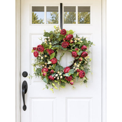 Couronne florale artificielle de 22 po avec des baies d'eucalyptus et de fleurs pour la porte d'entrée de la Saint-Valentin