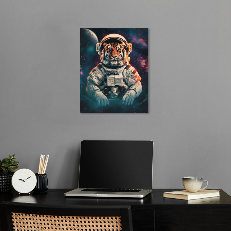 «Astronaut Tiger», art mural par Notoriart, Toile tendue, H 20 po x l 16 po