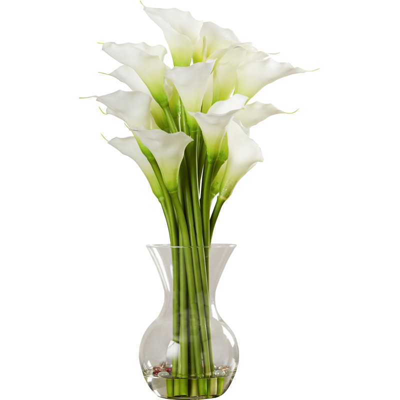 Arrangement floral de lys dans un vase, Crème