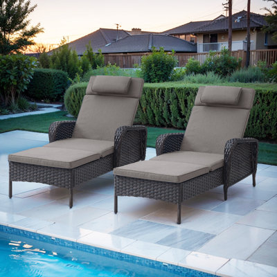 Chaise longue d'extérieur inclinable avec coussins Dahlyla (ensemble de 2)