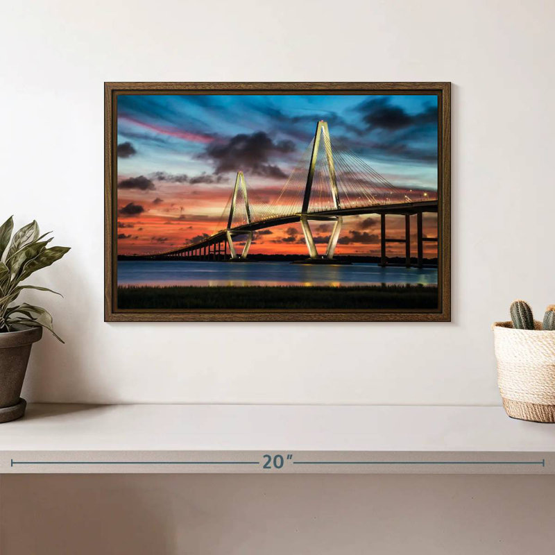 Le pont Ravenel à Charleston, 13 po x 9 po, Cadre flottant noyer