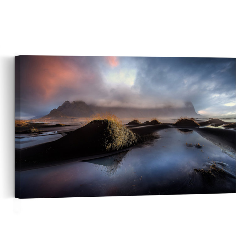 Reflets brumeux sur la montagne - Paysage de montagne dramatique, paisible et serein - Affiche murale, H 12 po x l 18 po