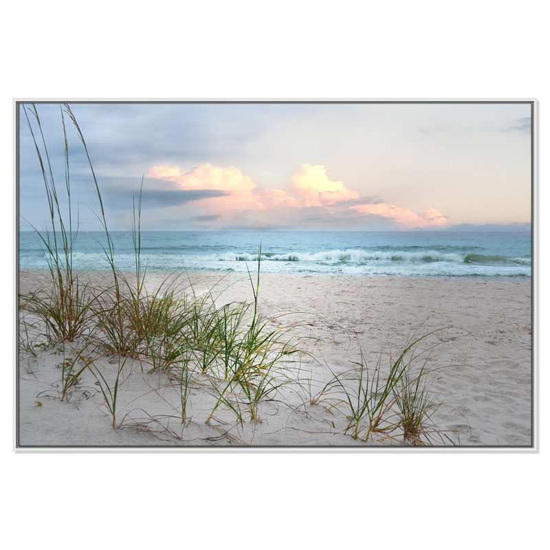«Beach Driftwood», reproduction encadrée sur toile par Nan, H 41,5 po x l 61,5 po x P 2 po, Cadre blanc