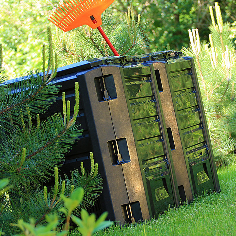 Bettie Plastic Stationary Composter with Latching Lid
