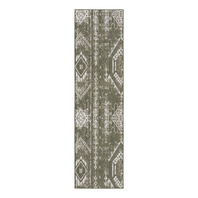 Braeleigh Geometric Machine Woven Polypropylene Indoor / Outdoor Area Rug in Green/Ivory