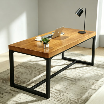 Bureau simple et multifonctionnel
