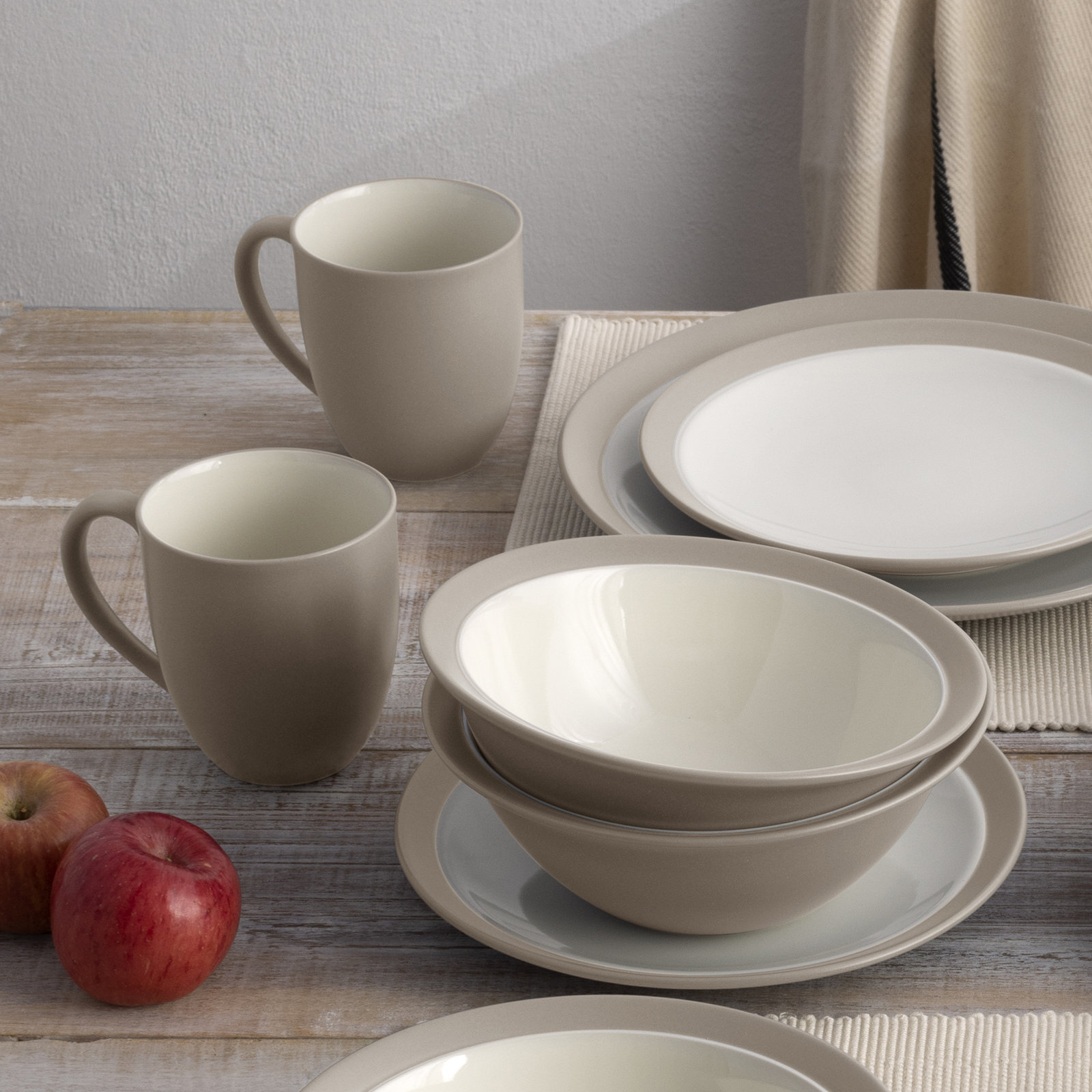 Colorwave Stoneware Dinnerware Set - Service for 4, Sand