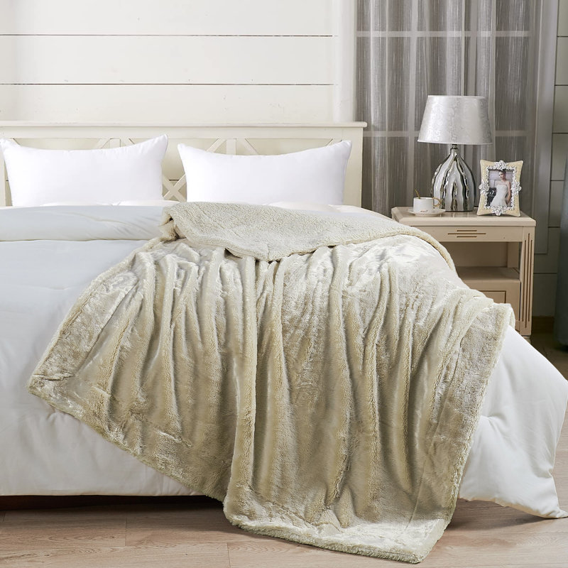 Couverture jetée imitation fourrure unie, Beige, L 60 po x l 50 po