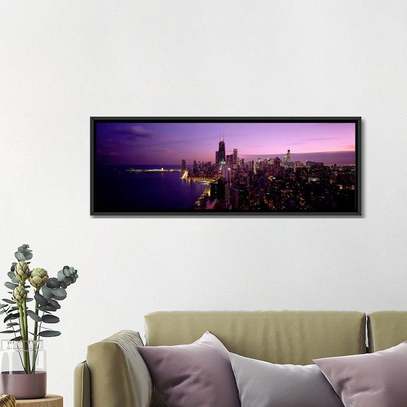 « immeubles allumés à la nuit chicago », reproduction de photo sur toile, H 14 po x l 16 po x P 48 po, Toile avec cadre noir