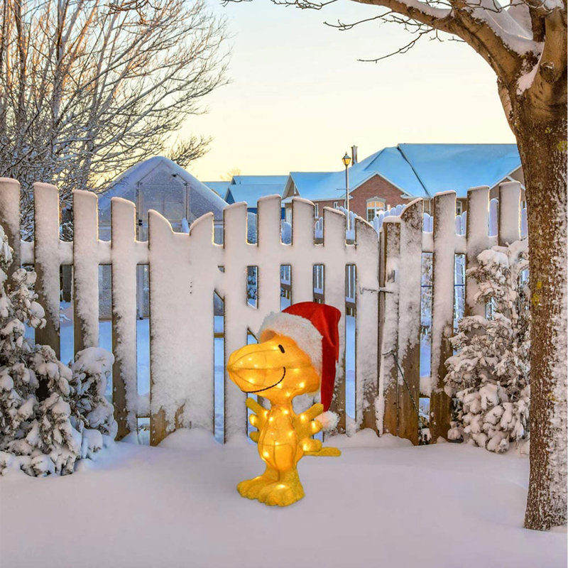 Product - Décoration de Noël pré-éclairée en forme de chapeau de père Noël Woodin Peanuts 22 po