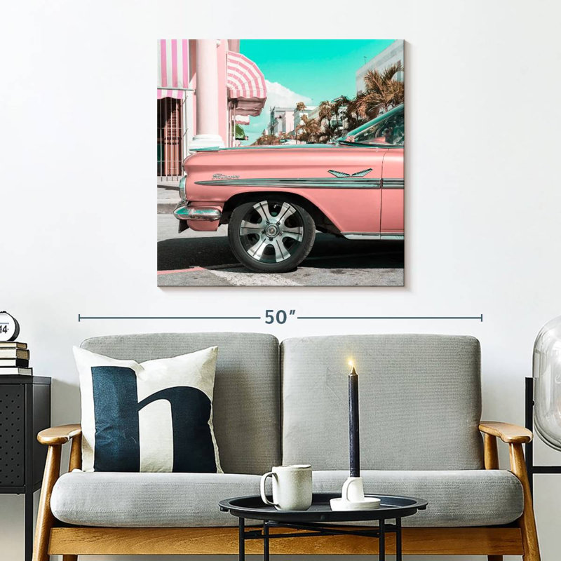 Voiture rose rétro Mehar