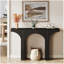 Console 47 po moderne noire pour hall d'entrée et canapé derrière - Table de couloir étroite avec base arquée