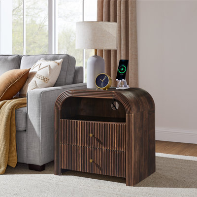 Table de chevet cannelée 24 po avec station de charge et 2 tiroirs de rangement, table de bout moderne avec tablettes ouvertes