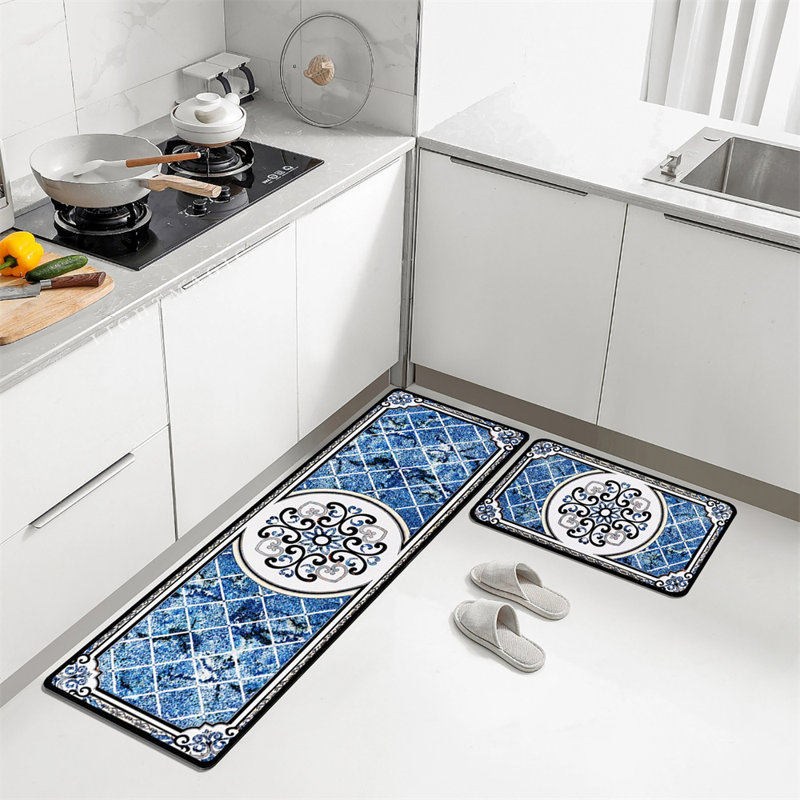 Carmenita Floral Polyester Water Resistant Anti-Fatigue Non-Skid Kitchen Mat