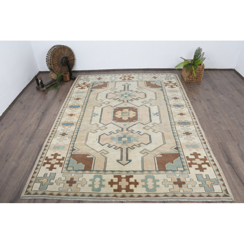 Élégant tapis kilim en laine beige, motif géométrique 6,3 x 8,5 pi